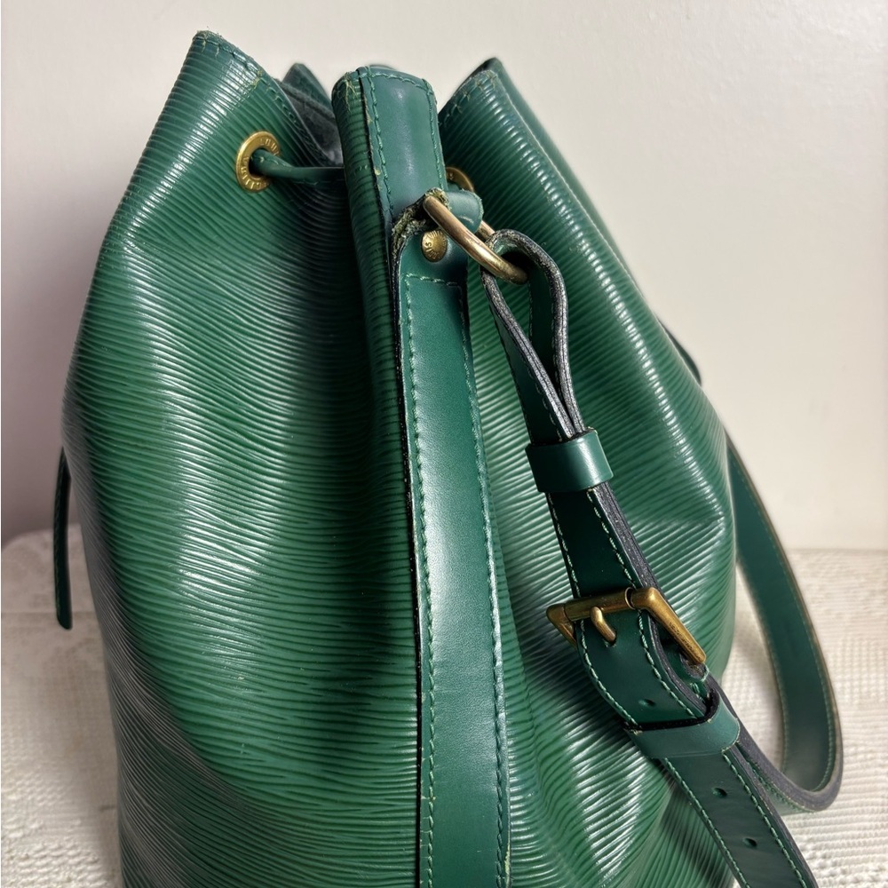 Louis Vuitton Green Epi Noe Shoulder Bag - Picture 8 of 16